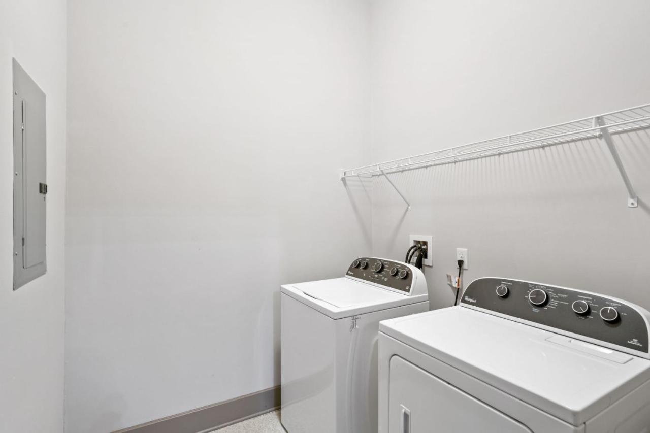 Apartamento Grand Luxury Premium Vaulted Ceilings Woodbridge Exterior foto